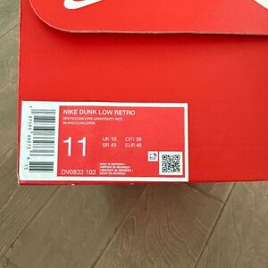 Nike Dunk Low Retro - White and University Red